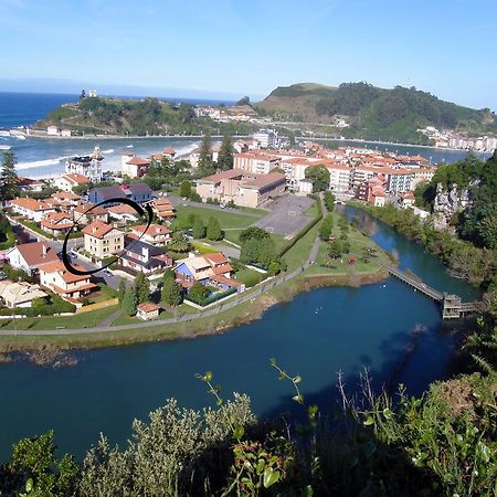 Apartamentos La Marina Ribadesella Bagian luar foto