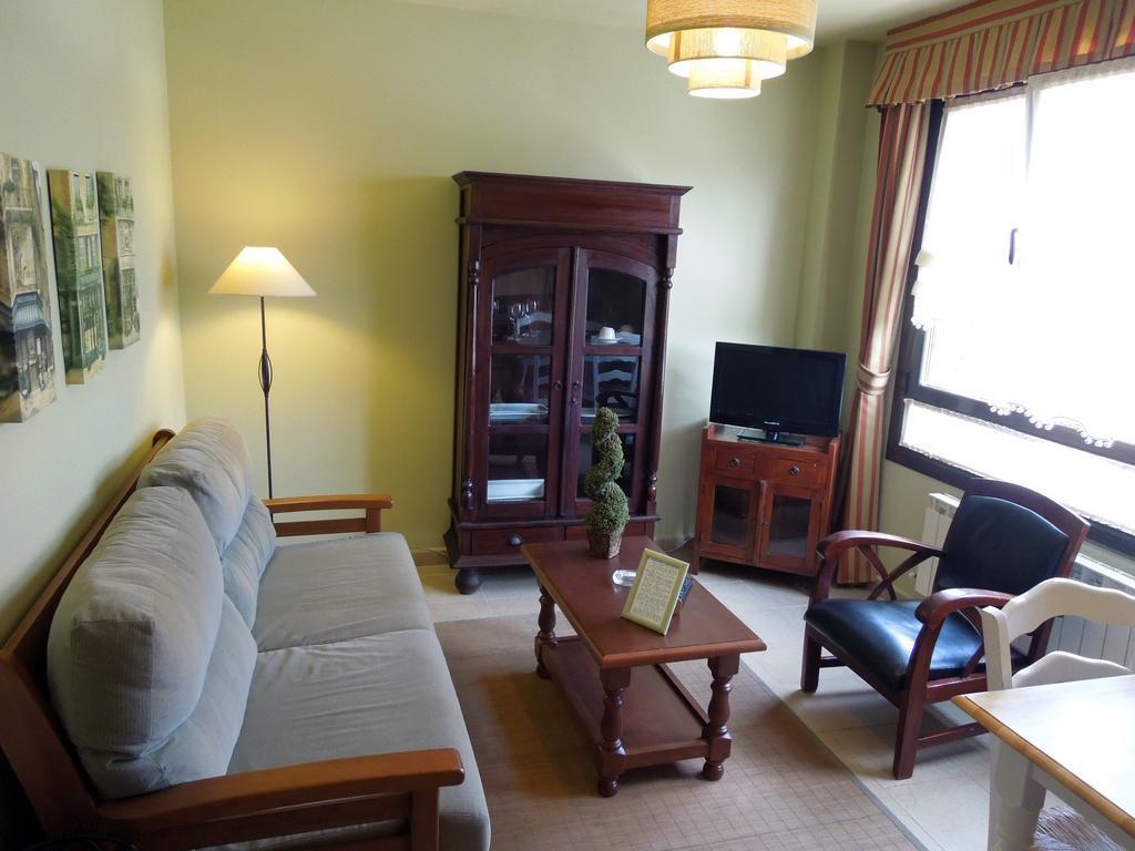 Apartamentos La Marina Ribadesella Bagian luar foto