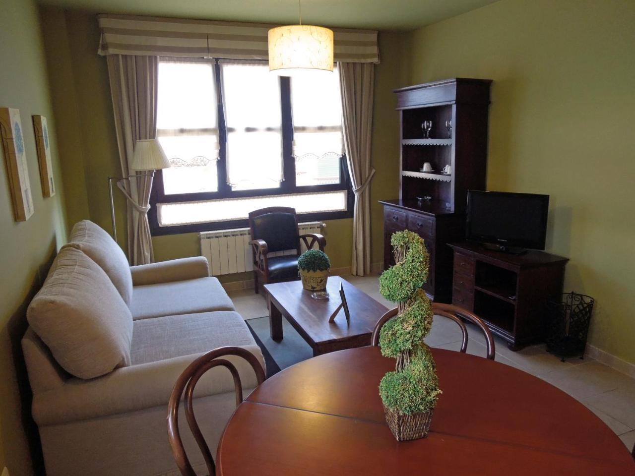 Apartamentos La Marina Ribadesella Bagian luar foto